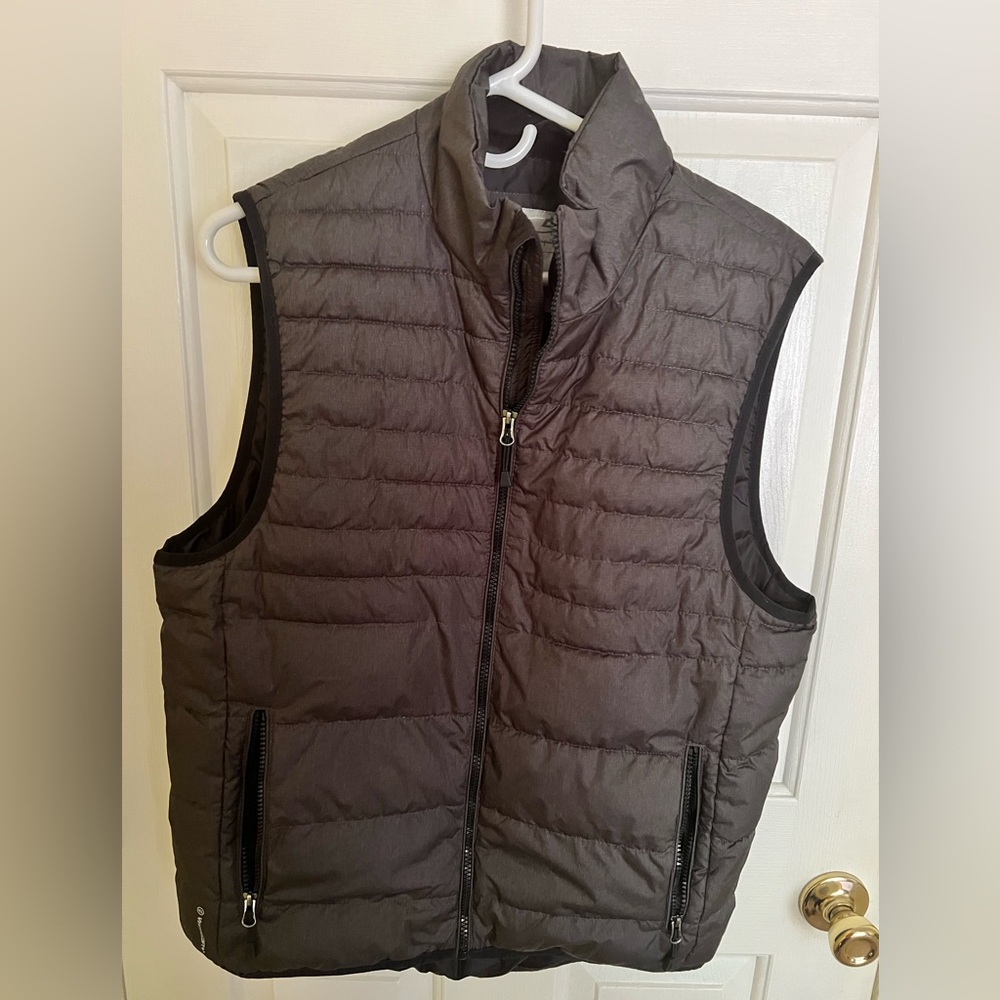 Men’s C9 by Champion lightweight puffer vest. Dark grey, size medium.